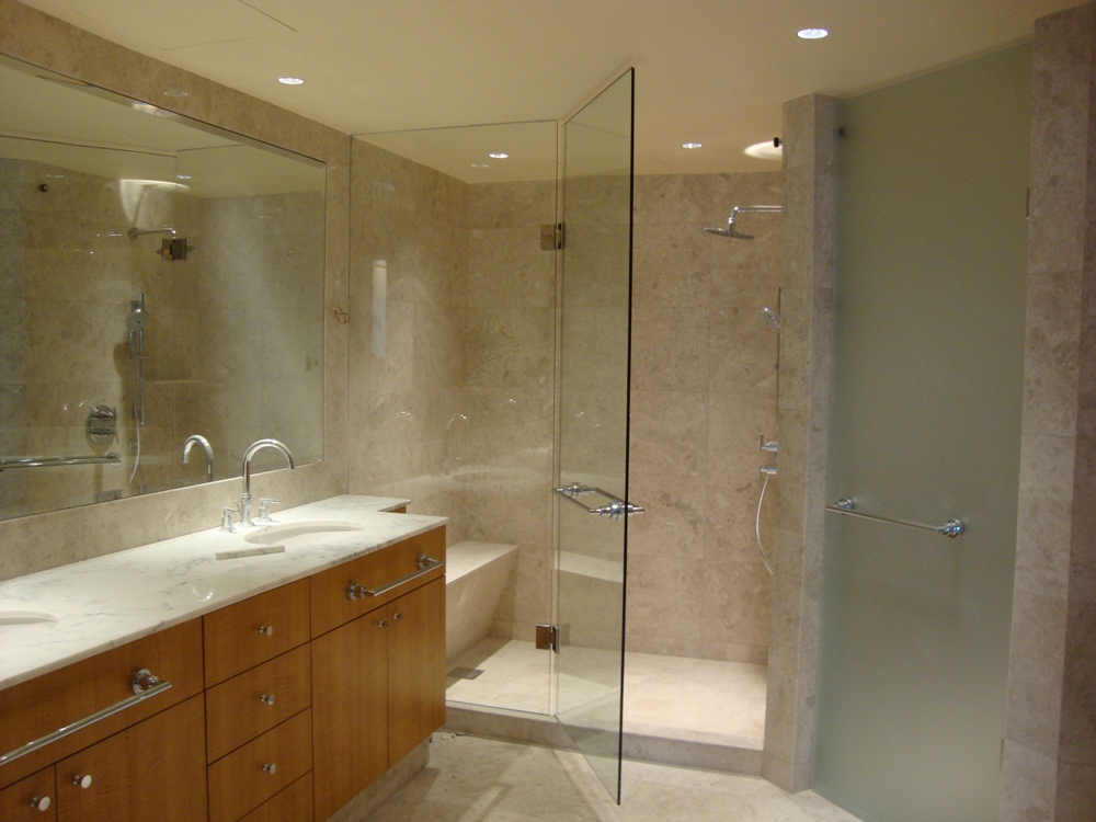 Vách kính tắm đứng giá rẻ tại hà nội