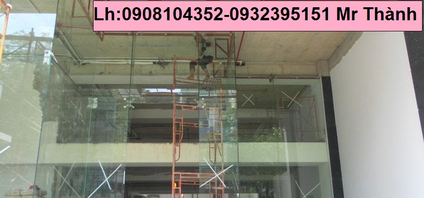 vách ngăn kính cường lực